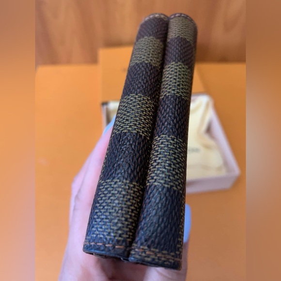 Sold❌❌LV Damier Ebene Compact Wallet💕
100% Authentic - Picture 7 of 12
